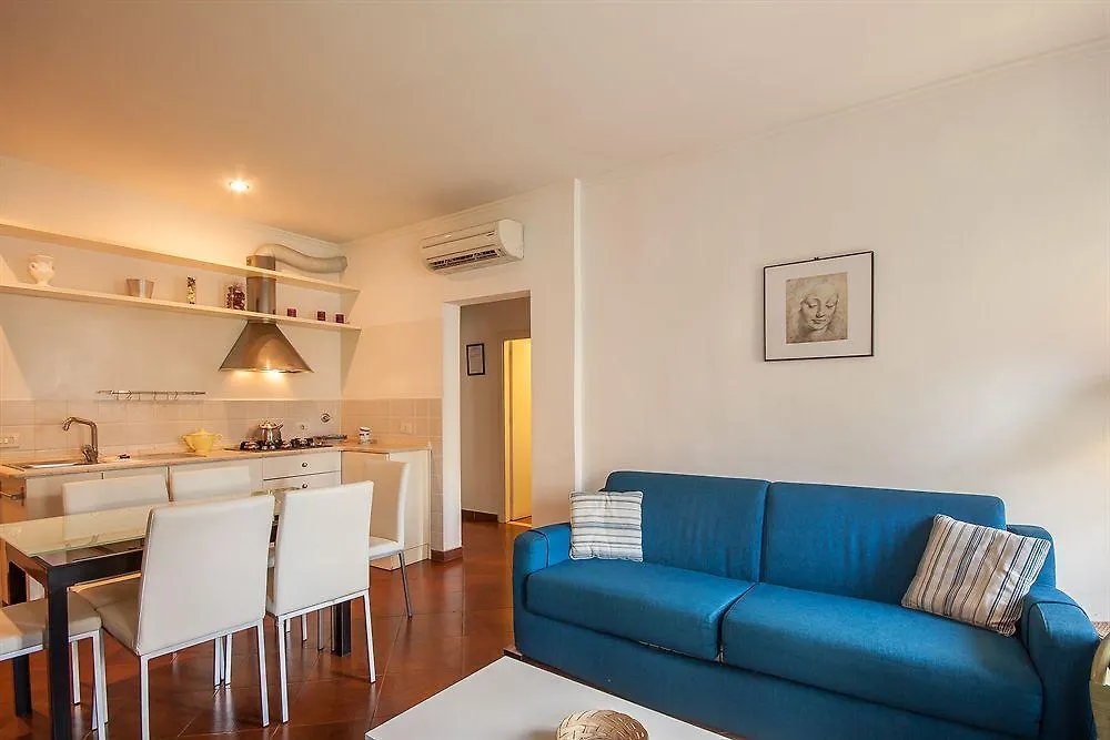 Apartment Il Glicine Campo De Fiori Italy